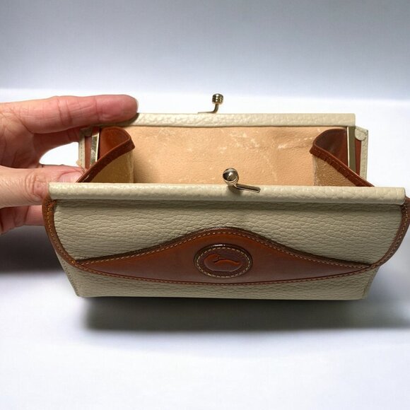 Vintage Dooney & Bourke All Weather Leather Kisslock Wallet Bone/British Tan - Picture 11 of 13
